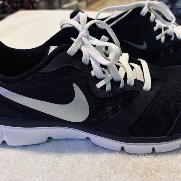 NIKE Flex Experience RN 3 Black Running Shoes Womens Size 9.5 - box 80 - Picture 2 of 6